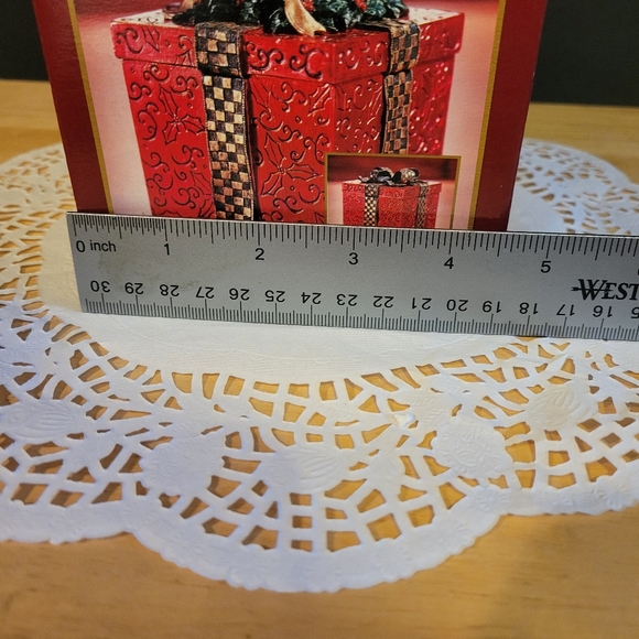 Kirkland Signature Water Globe Box NIB - Picture 5 of 7